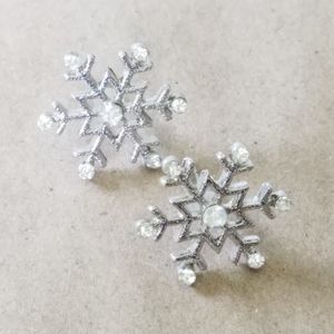 Snowflake earrings post